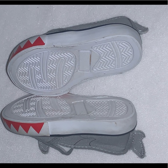 Gymboree Baby Boy Shark 🦈 Slip Ons NWOT SZ 3C - Picture 5 of 5